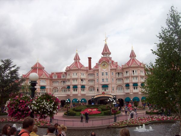 Дисниленд Париж (Disneyland Paris)